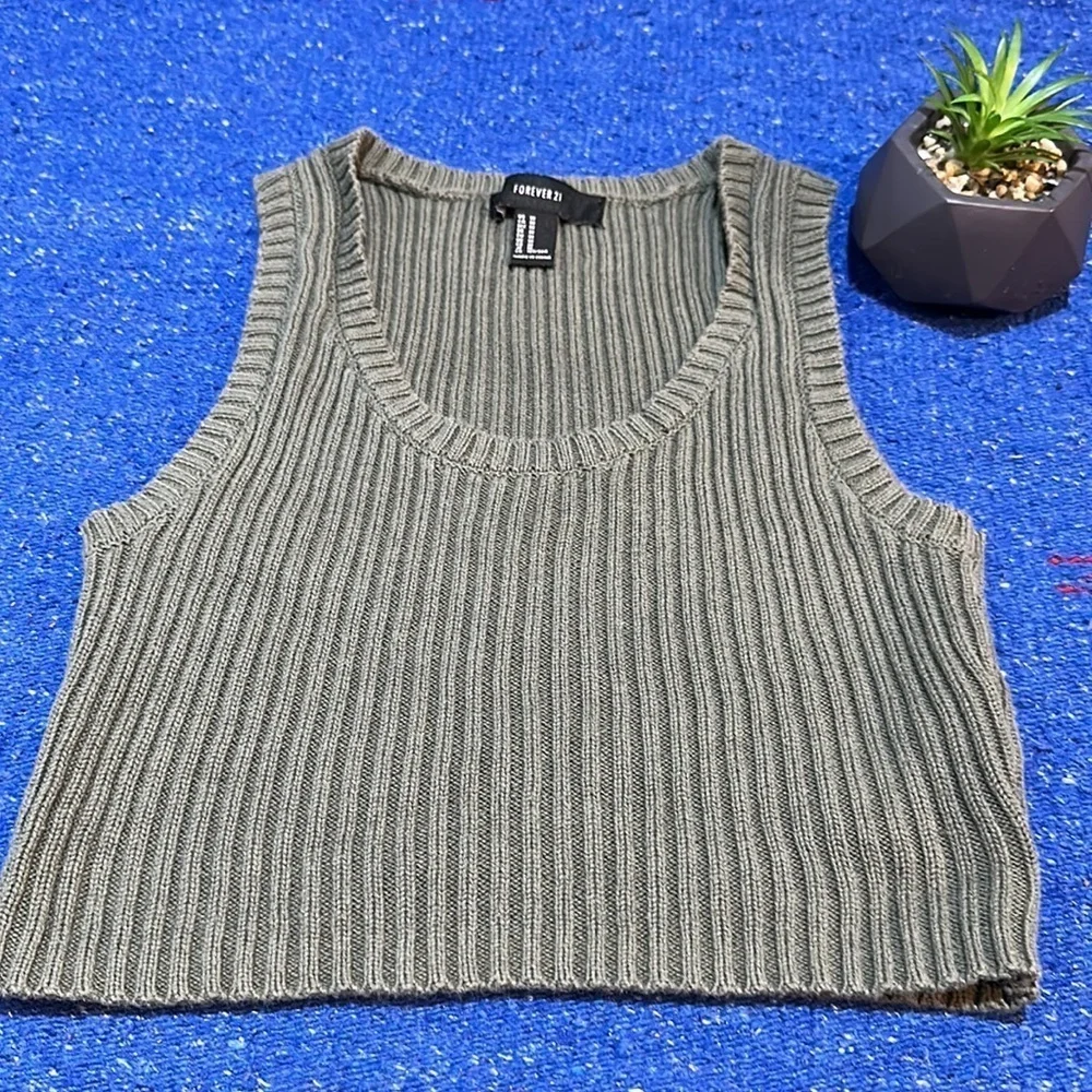 Forever 21 green crop top size M - Picture 4 of 6